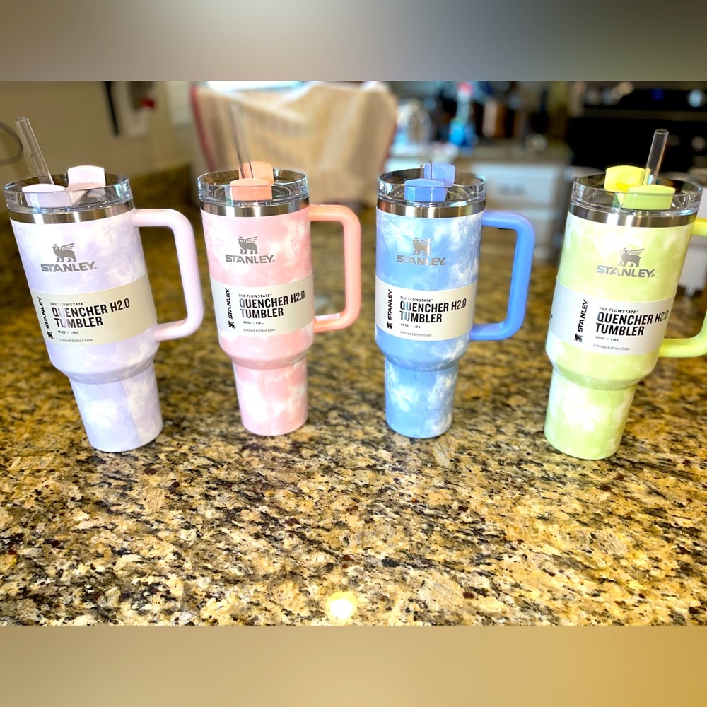 ☀️Stanley 40oz Stainless Steel H2.0 FlowState Quencher Tumbler-Tie Dye! 💜💚💙🩷